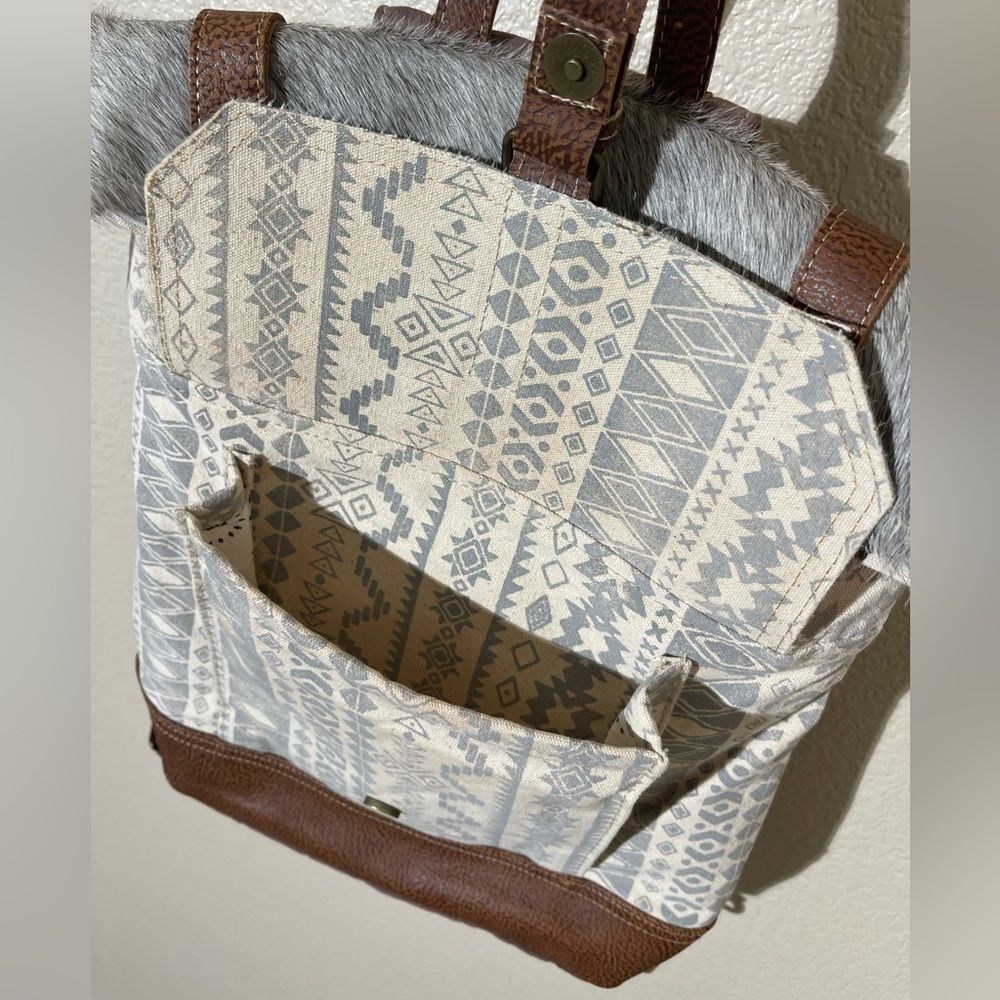 Gray And Brown Patterned Backpack - image 7